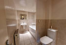 2 bedroom, Ground floor maisonette for sale