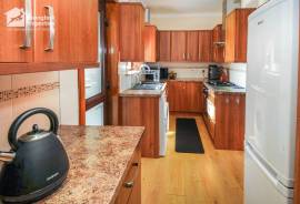 3 bedroom, Semi-detached house for sale