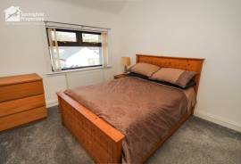 3 bedroom, Semi-detached house for sale