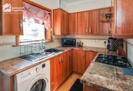 3 bedroom, Semi-detached house for sale
