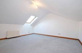 4 bedroom, Maisonette for sale