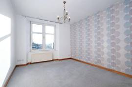 4 bedroom, Maisonette for sale