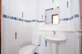 4 bedroom, Maisonette for sale