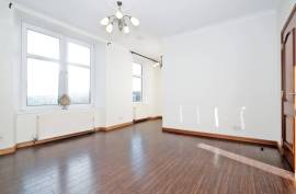4 bedroom, Maisonette for sale