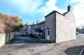 4 bedroom, Maisonette for sale