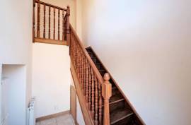 4 bedroom, Maisonette for sale
