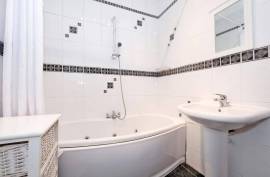 4 bedroom, Maisonette for sale