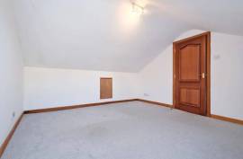 4 bedroom, Maisonette for sale