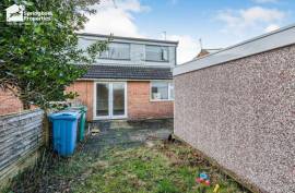 4 bedroom, Semi-detached house for sale