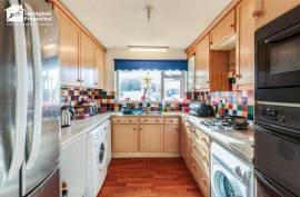 4 bedroom, Semi-detached house for sale