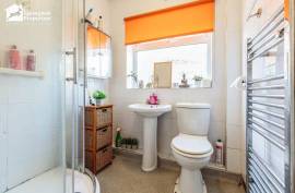 4 bedroom, Semi-detached house for sale