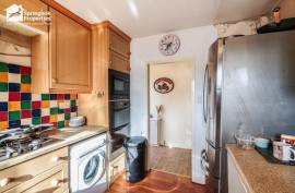 4 bedroom, Semi-detached house for sale
