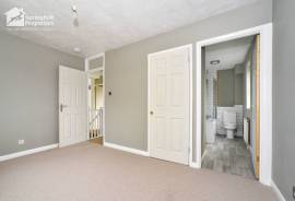 5 bedroom, Detached house for sale