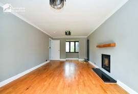 5 bedroom, Detached house for sale