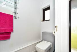 5 bedroom, Detached house for sale