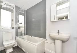 5 bedroom, Detached house for sale