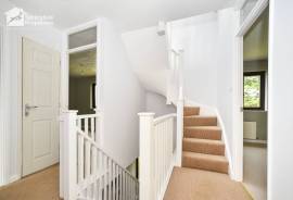 5 bedroom, Detached house for sale