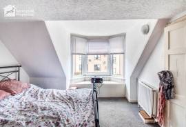 4 bedroom, Cottage for sale