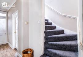 4 bedroom, Cottage for sale