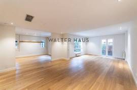 Villa for rent with garden and pool in El Viso, Madrid.