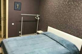 Пишите в WhatsApp +7 962-388-28-38. Также рядом сдаётся двухкомнатная квартира и частный дом!