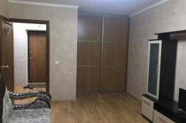Пишите в WhatsApp +7 962-388-28-38. Также рядом сдаётся двухкомнатная квартира и частный дом!