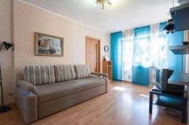Пишите в WhatsApp +7 962-388-28-38. Также рядом сдаётся двухкомнатная квартира и частный дом!