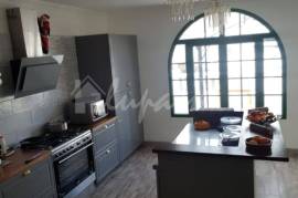 5 Bedroom Country House For Sale In Valle San Lorenzo LP5196