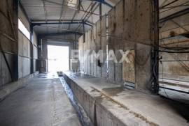Building 400 sq.m for sale