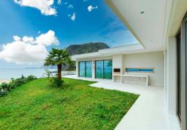 Luxury Villa with Pool - 3 Bedrooms in Faial
