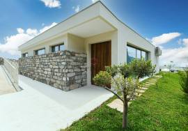 Luxury Villa with Pool - 3 Bedrooms in Faial