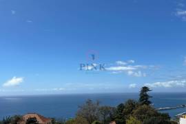 Urban land with 618m² for Construction - Funchal