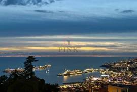 Urban land with 618m² for Construction - Funchal