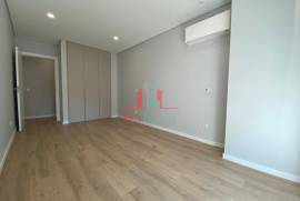 4 Bedroom Apartment Portas City Montijo