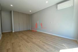 4 Bedroom Apartment Portas City Montijo