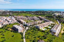 Building under construction with 2 and 3 bedroom apartments with swimming pool in Alvor