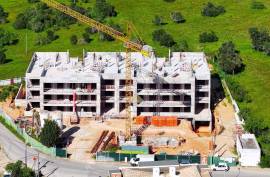 Building under construction with 2 and 3 bedroom apartments with swimming pool in Alvor