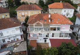 3 bedroom apartment with terrace and storage
