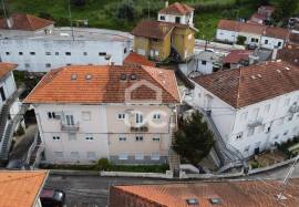 3 bedroom apartment with terrace and storage