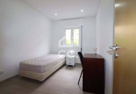 3 bedroom apartment with terrace and storage
