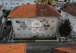 3 bedroom apartment with terrace and storage