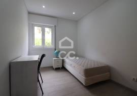 3 bedroom apartment with terrace and storage