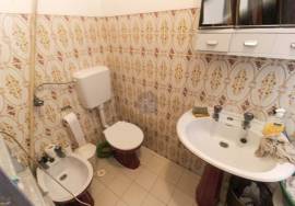 5 bedroom villa with 2 garages, terrace and shop - central