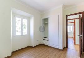 3 bedroom villa with patio and parking in condominium.