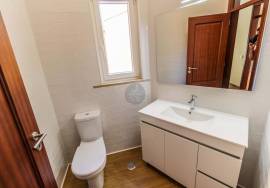 3 bedroom villa with patio and parking in condominium.