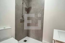 Refurbished 2 bedroom apartment with balcony to Praça Velásquez and Metro dos Combatentes - Antas - Porto Refurbished 2 bedroom apartment with balcony to Praça Velásquez and Metro dos Combatentes - Antas - Porto