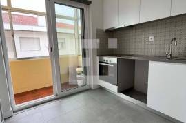 Refurbished 2 bedroom apartment with balcony to Praça Velásquez and Metro dos Combatentes - Antas - Porto Refurbished 2 bedroom apartment with balcony to Praça Velásquez and Metro dos Combatentes - Antas - Porto