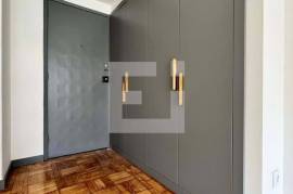 Refurbished 2 bedroom apartment with balcony to Praça Velásquez and Metro dos Combatentes - Antas - Porto Refurbished 2 bedroom apartment with balcony to Praça Velásquez and Metro dos Combatentes - Antas - Porto