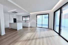 Moradia T3 em Murches com Garagem Box, Jardim e Piscina