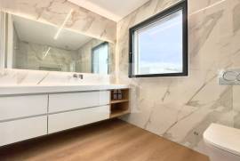 Moradia T3 em Murches com Garagem Box, Jardim e Piscina